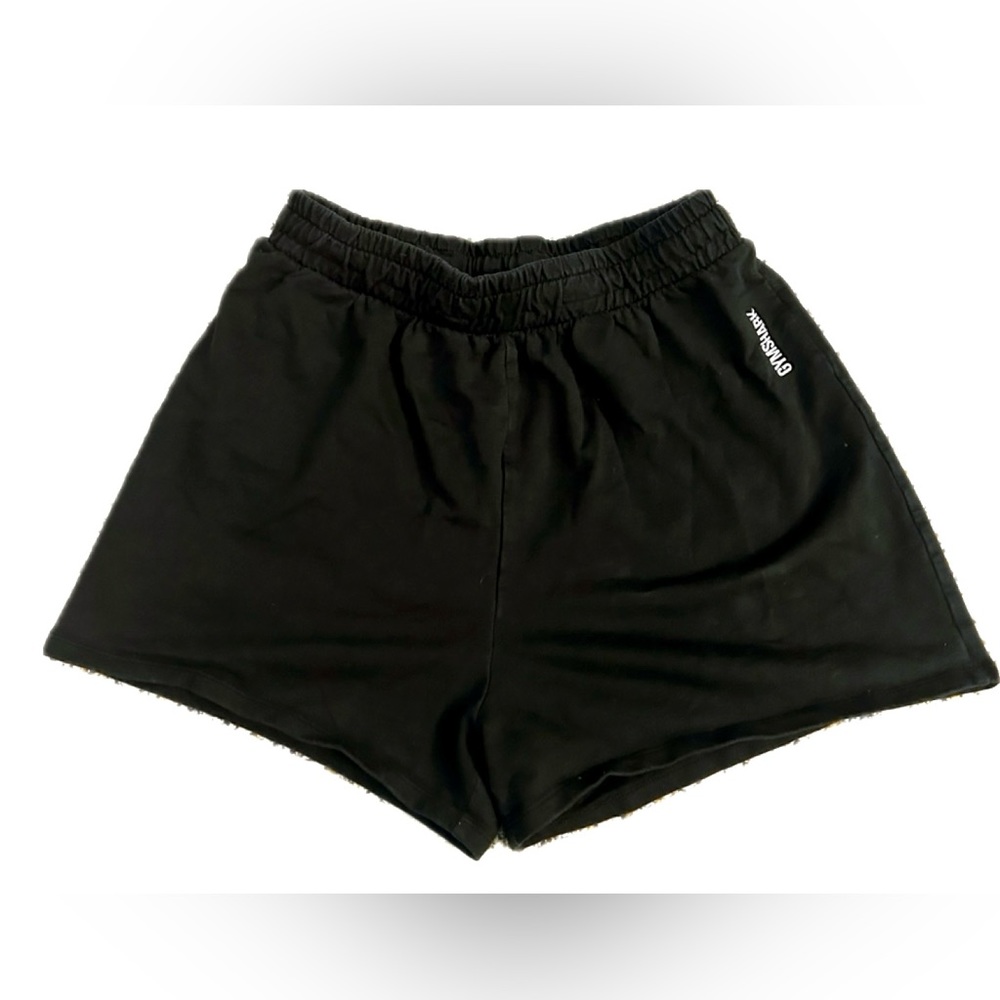 GYMSHARK slim fit throw on shorts